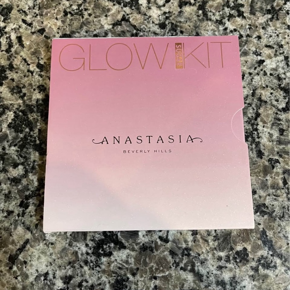 NWT Anastasia Beverly Hills Glow Kit - Picture 2 of 2